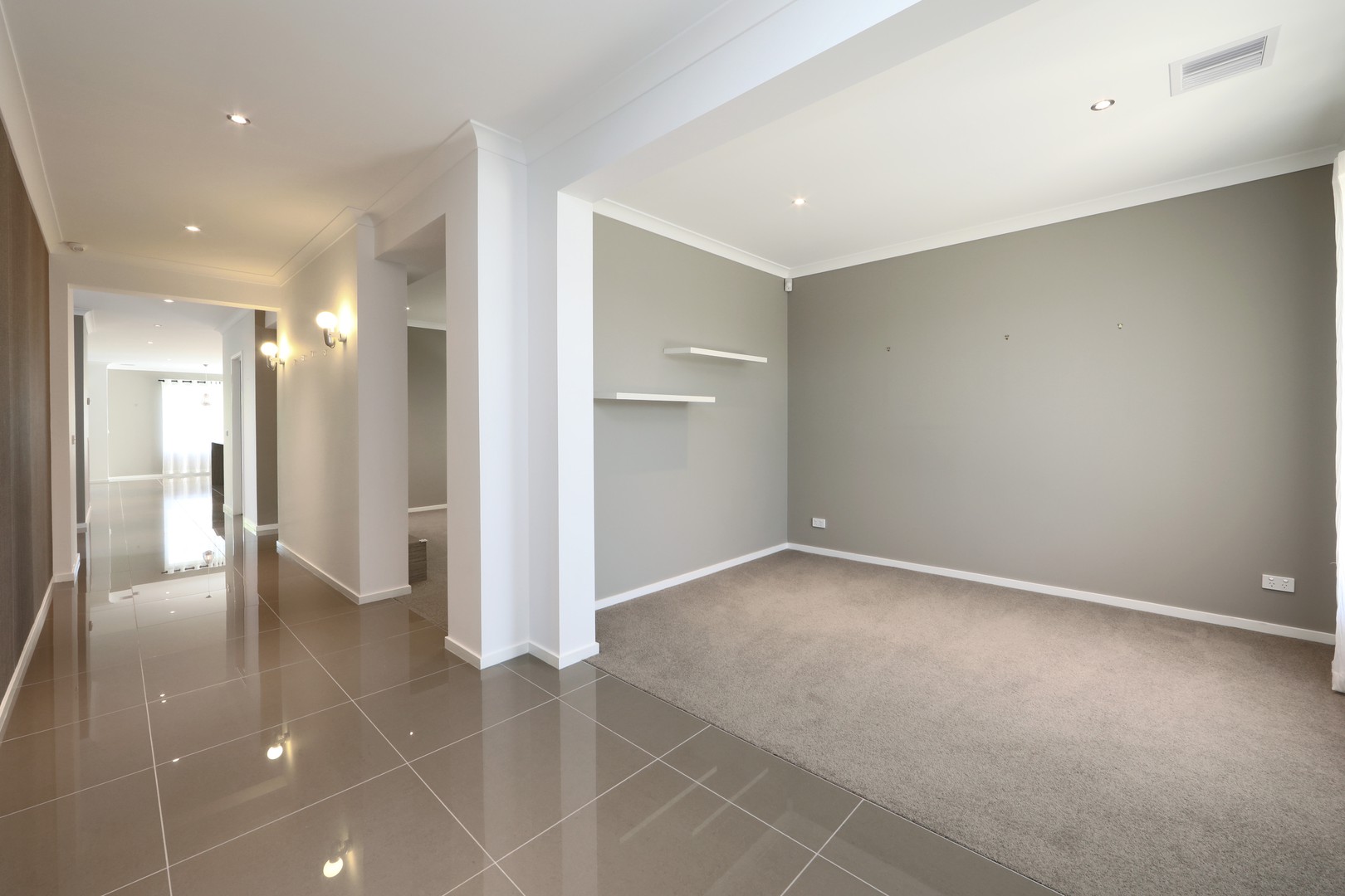 5 Stoneleigh Road, Cranbourne North, VIC 3977 - Thumbnail 1 - 24/05/2019