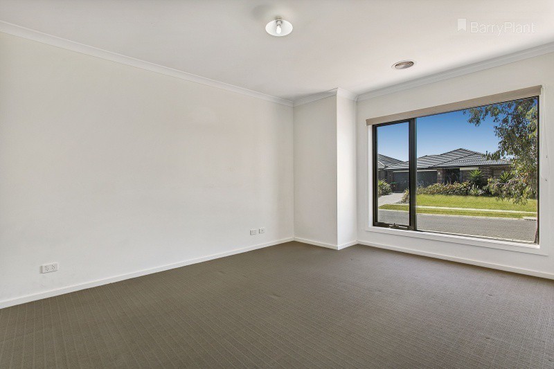 97 Sabel Drive, Cranbourne North, VIC 3977 - Thumbnail 2 - 18/05/2019