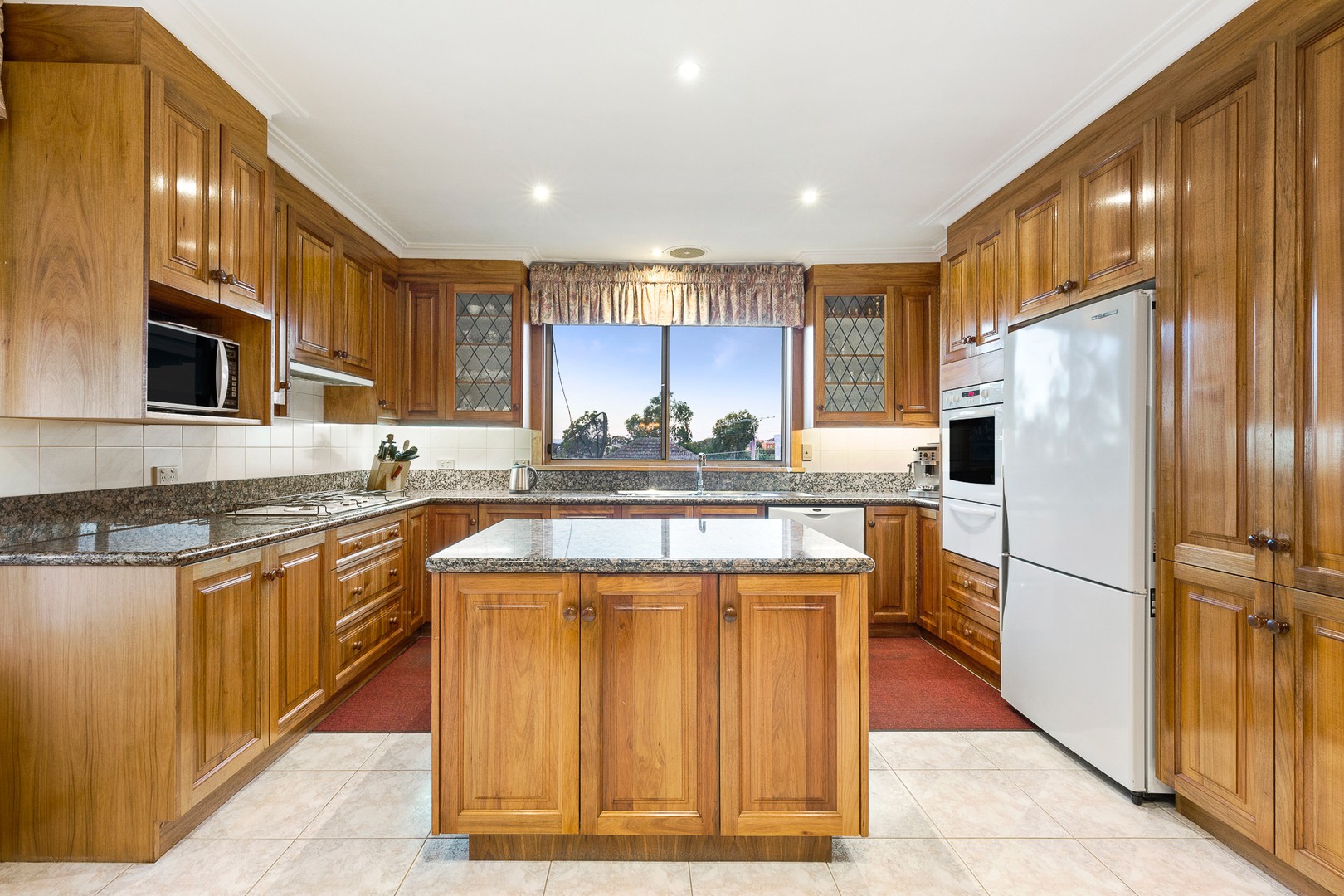 37 Nirvana Crescent, Bulleen, VIC 3105, Bulleen - Thumbnail 2