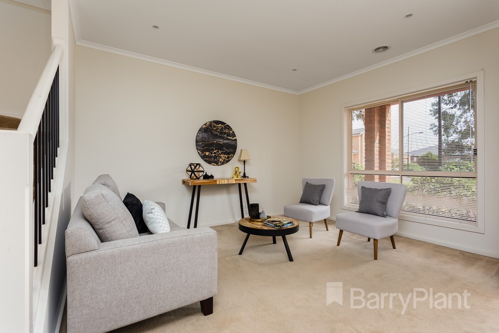 8 Turnstone Drive, Point Cook, VIC 3030 - Thumbnail 2 - 18/05/2019