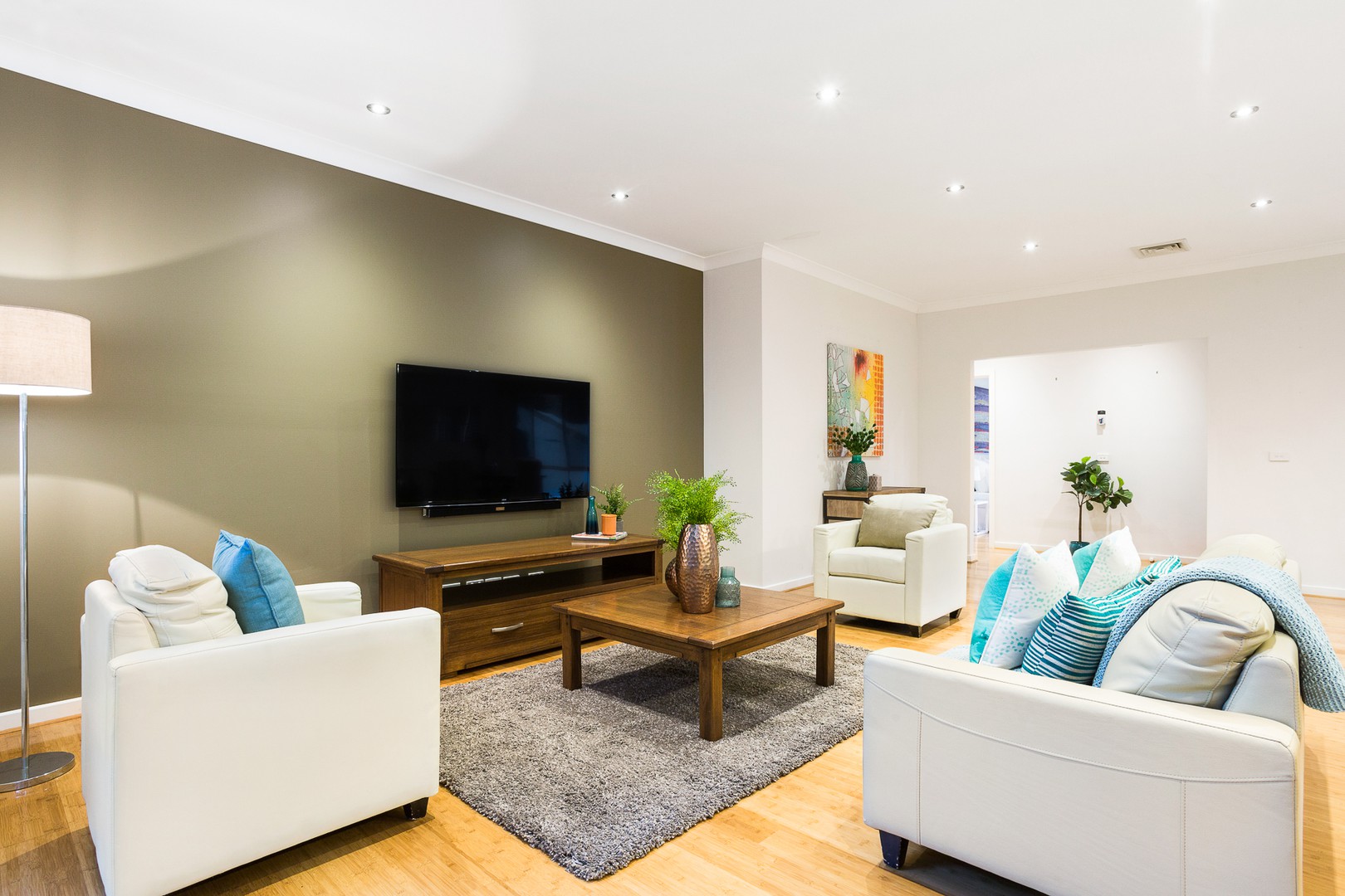 2/334 Thompsons RoadTemplestowe Lower, VIC 3107, Templestowe Lower - Thumbnail 2