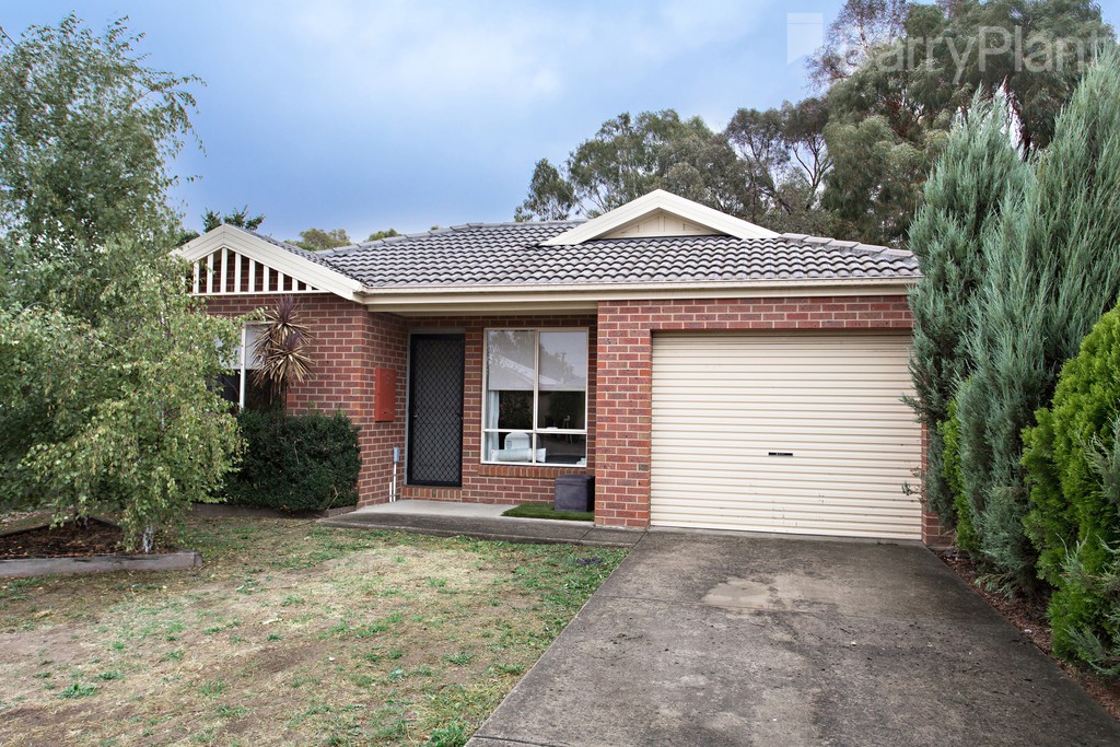 8 Cluden Gardens, Sebastopol, VIC 3356 - Thumbnail 2 - 18/05/2019