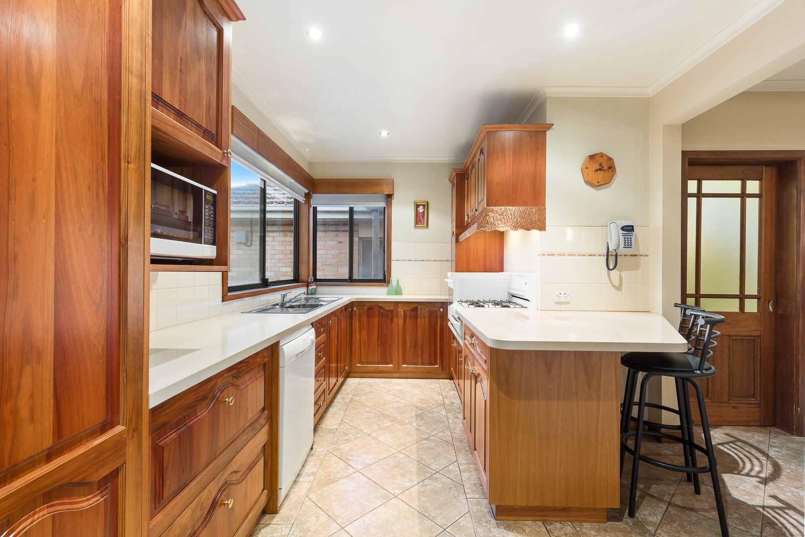 33 Pinnacle Crescent, Bulleen, VIC 3105, Bulleen - Thumbnail 5
