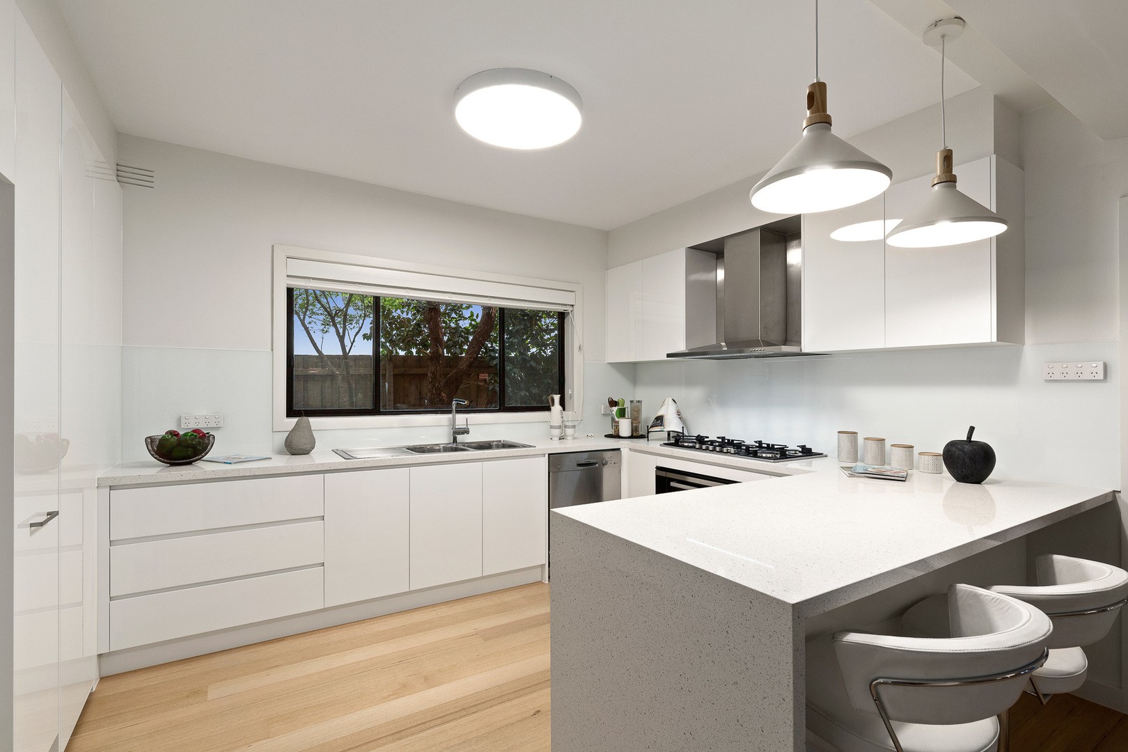 10 St Andrews CrescentBulleen, VIC 3105, Bulleen - Thumbnail 2