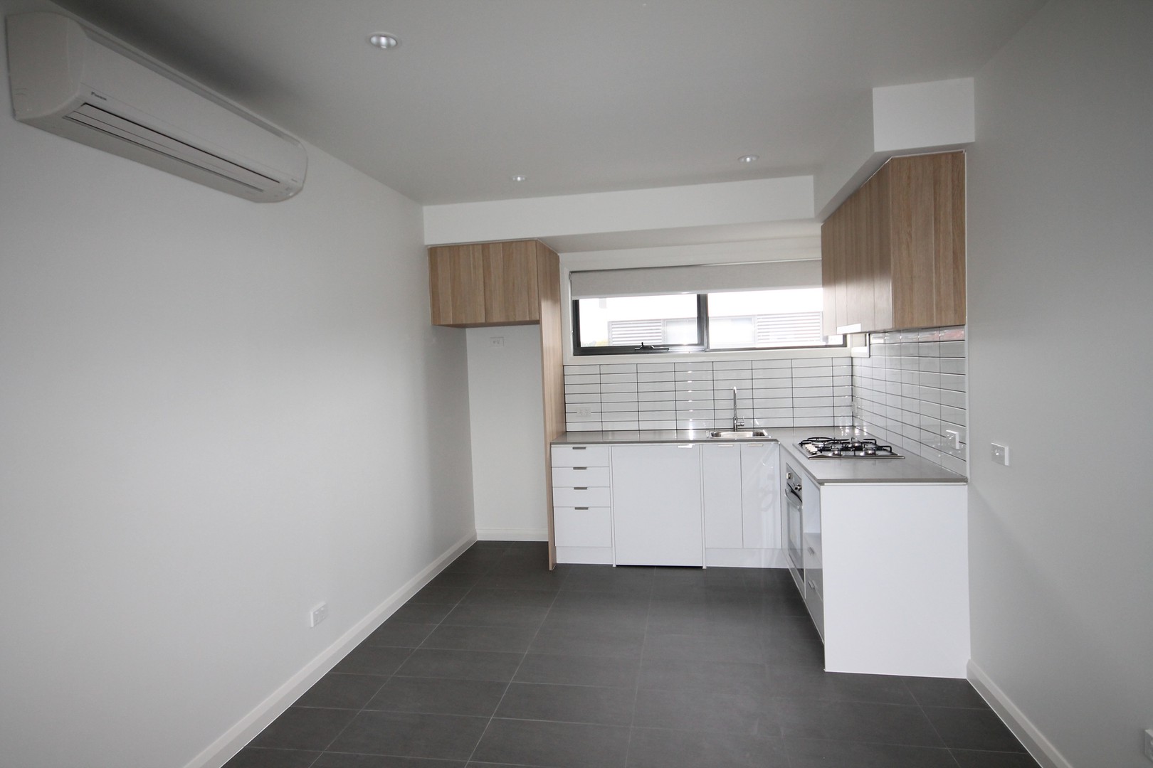 6/11 Bradshaw Street, Kingsbury, VIC 3083 - Thumbnail 1 - 24/05/2019