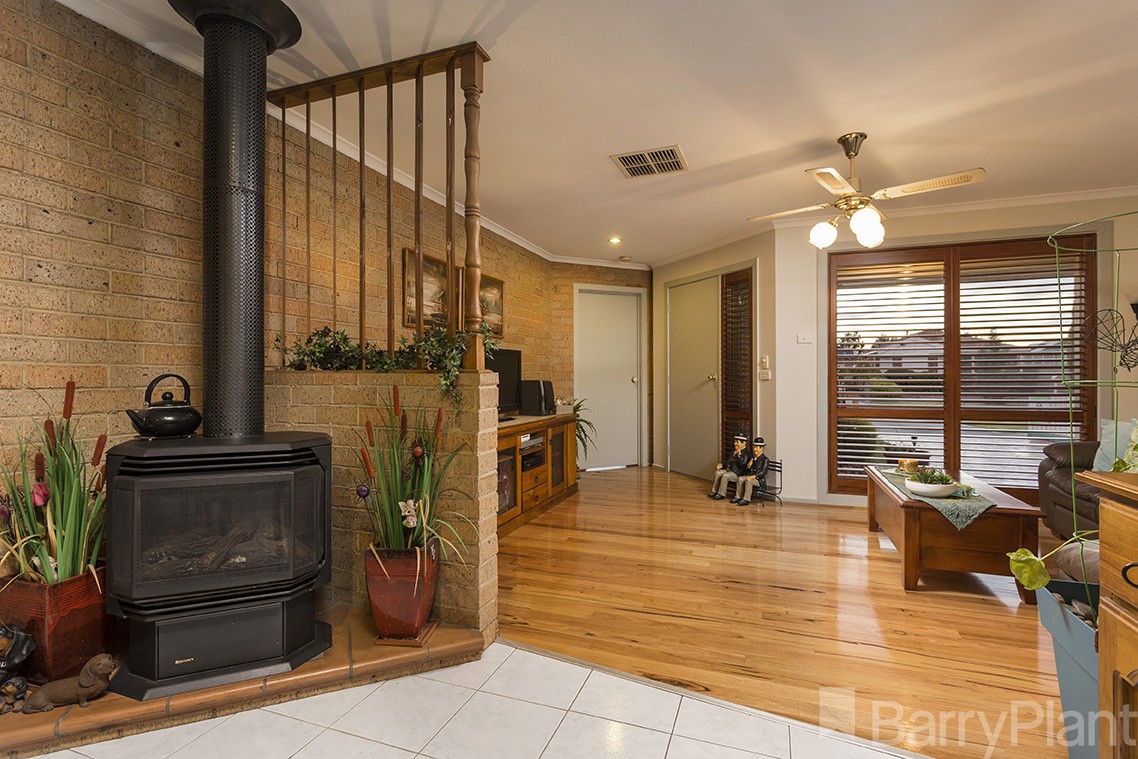 10 Hastie Court, Altona Meadows, VIC 3028 - Thumbnail 1 - 18/05/2019