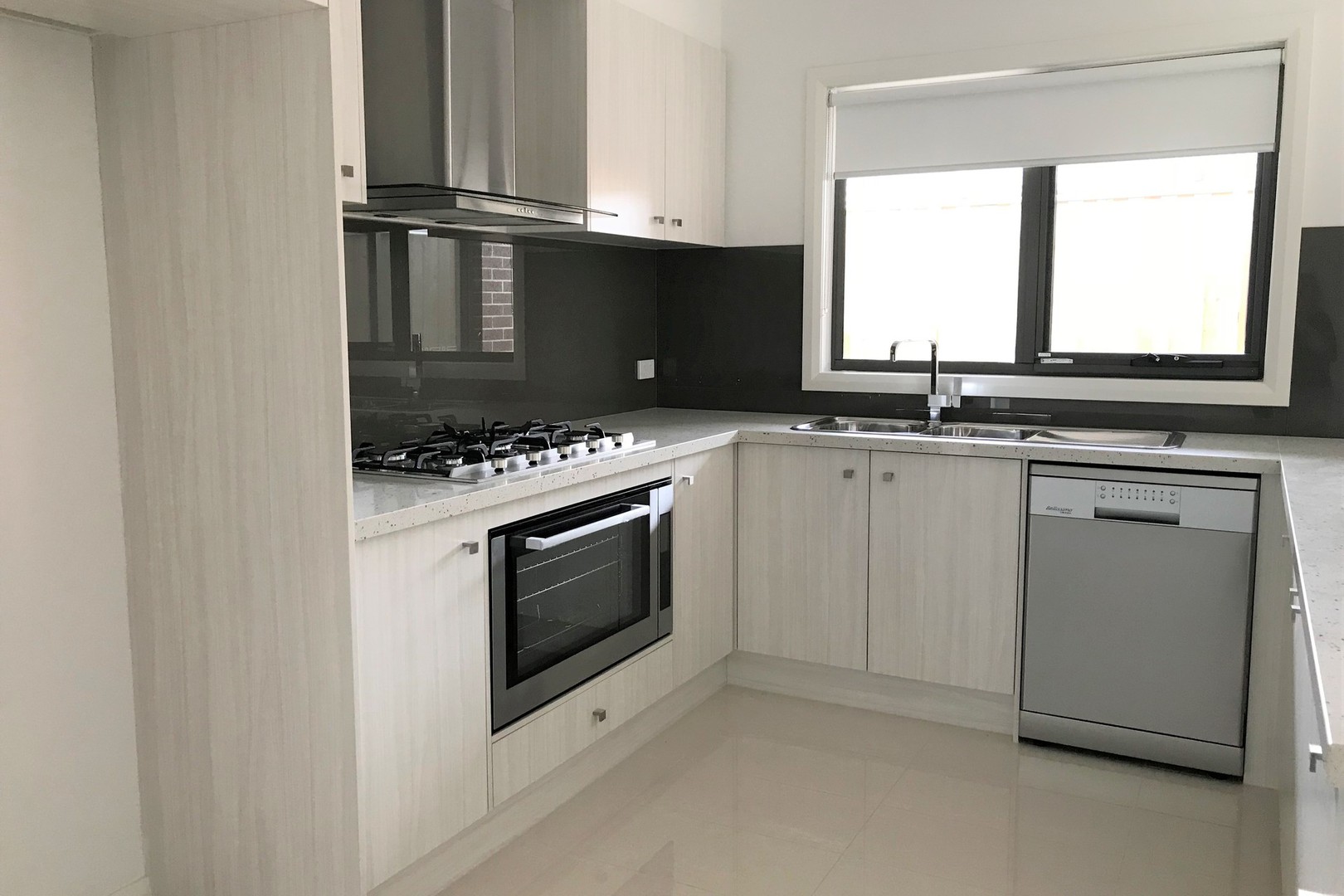 13 Shakespeare Grove, Officer, VIC 3809 - Thumbnail 2 - 24/05/2019