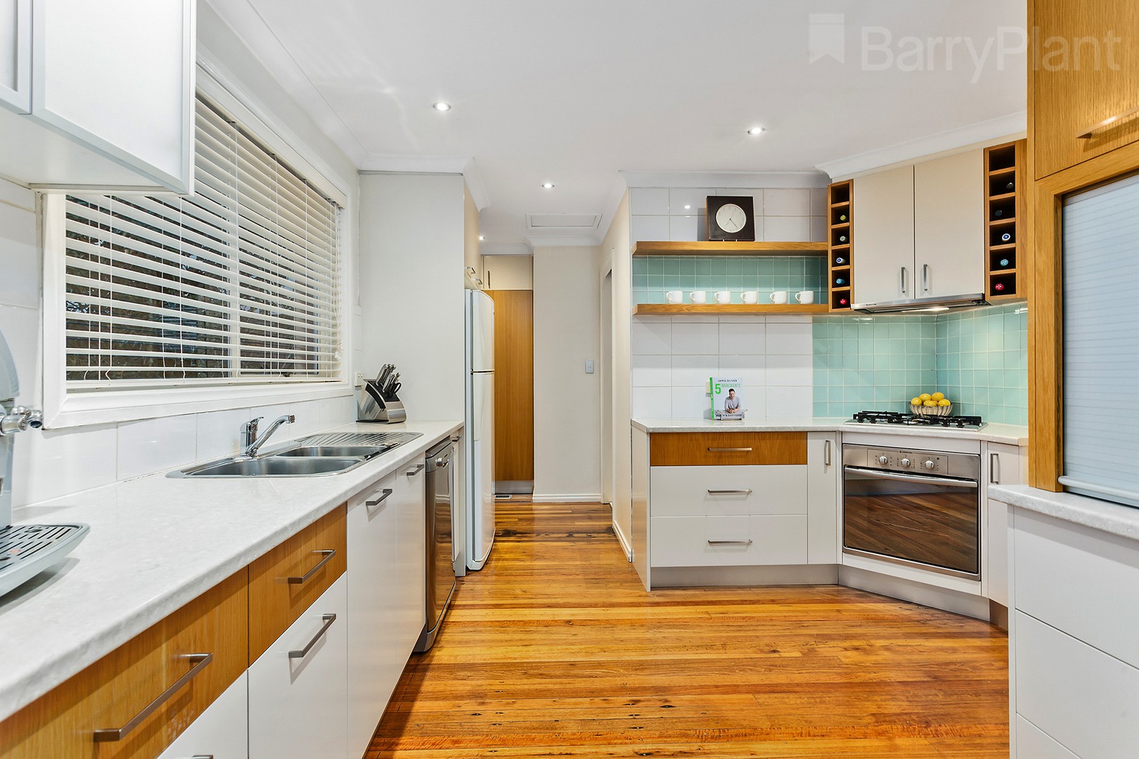 42 Meakin Street, Watsonia North, VIC 3087 - Thumbnail 2 - 18/05/2019