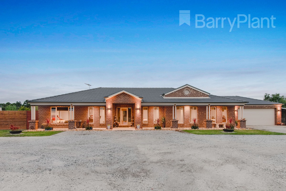 210 Nash Road, Bunyip, VIC 3815 - Thumbnail 2 - 18/05/2019