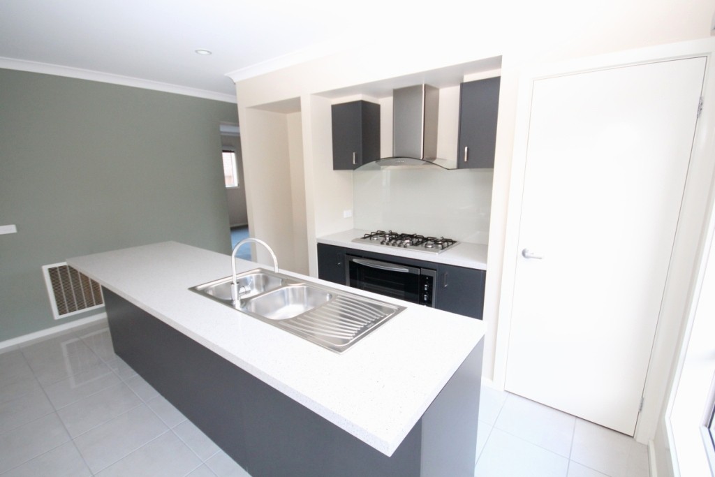 302 Charlemont Road, Armstrong Creek, VIC 3217 - Thumbnail 2 - 24/05/2019