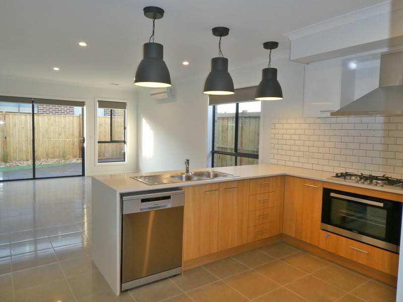 32 Showman Drive, Diggers Rest, VIC 3427 - Thumbnail 1 - 24/05/2019