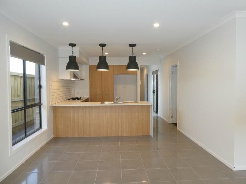32 Showman Drive, Diggers Rest, VIC 3427 - Thumbnail 2 - 24/05/2019