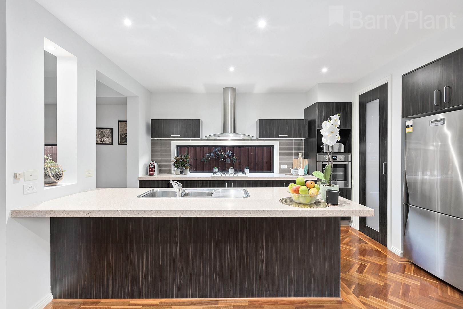 19 Norwich Drive, Berwick, VIC 3806 - Thumbnail 2 - 18/05/2019