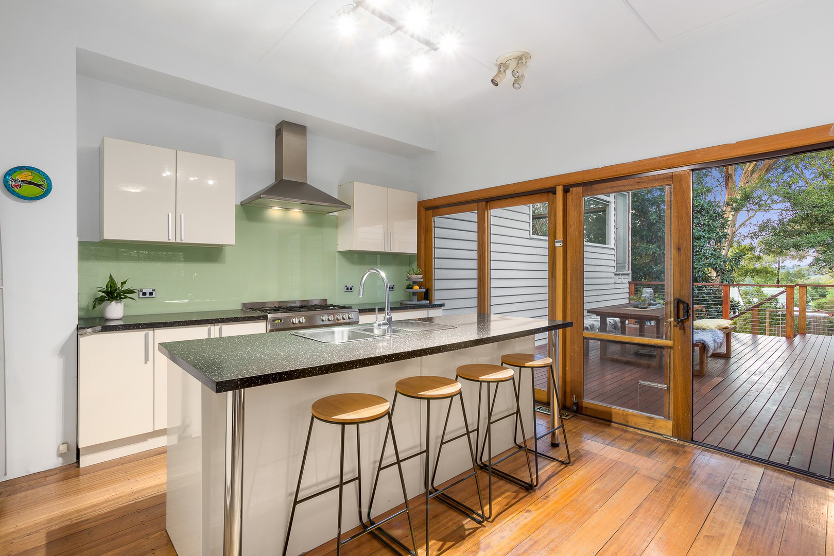 68 Mountain View RoadMontmorency, VIC 3094, Montmorency - Thumbnail 2