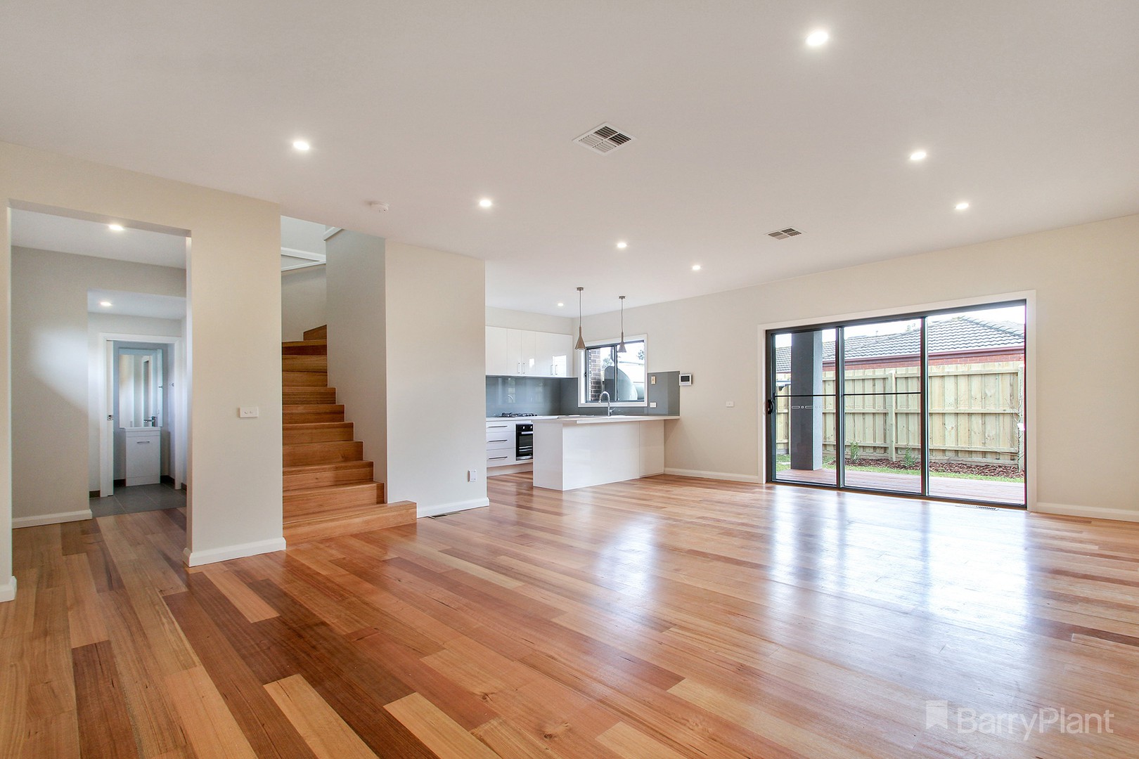 1/54 White Street, Mordialloc, VIC 3195 - Thumbnail 2 - 18/05/2019