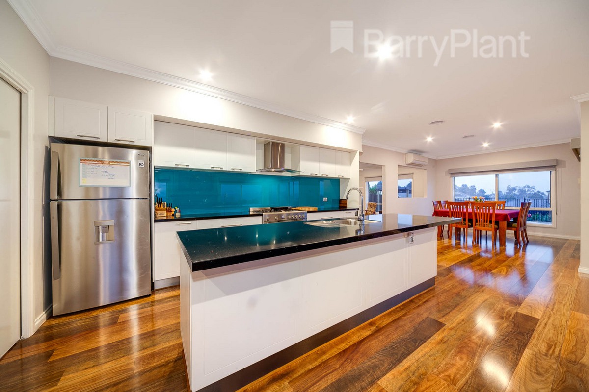 23 Jackson Drive, Drouin, VIC 3818 - Thumbnail 2 - 18/05/2019