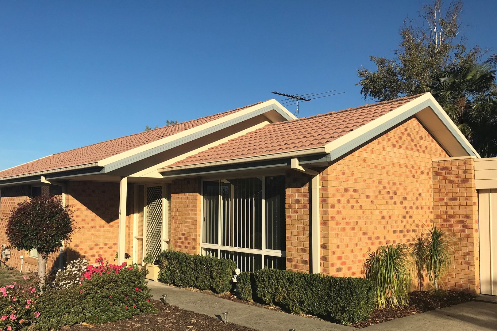 4/10 Buchanan Road, Berwick, VIC 3806 - Thumbnail 1 - 24/05/2019