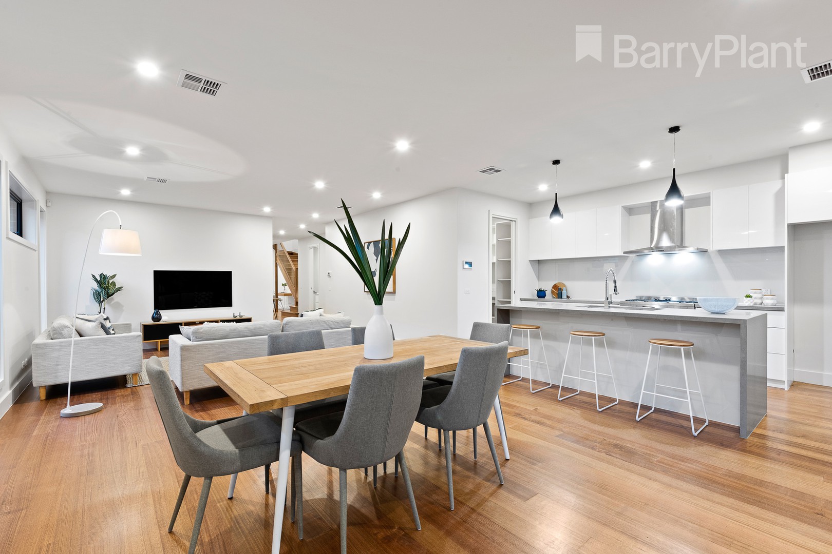 13 Philip AvenueDoncaster, VIC 3108, Doncaster - Thumbnail 4