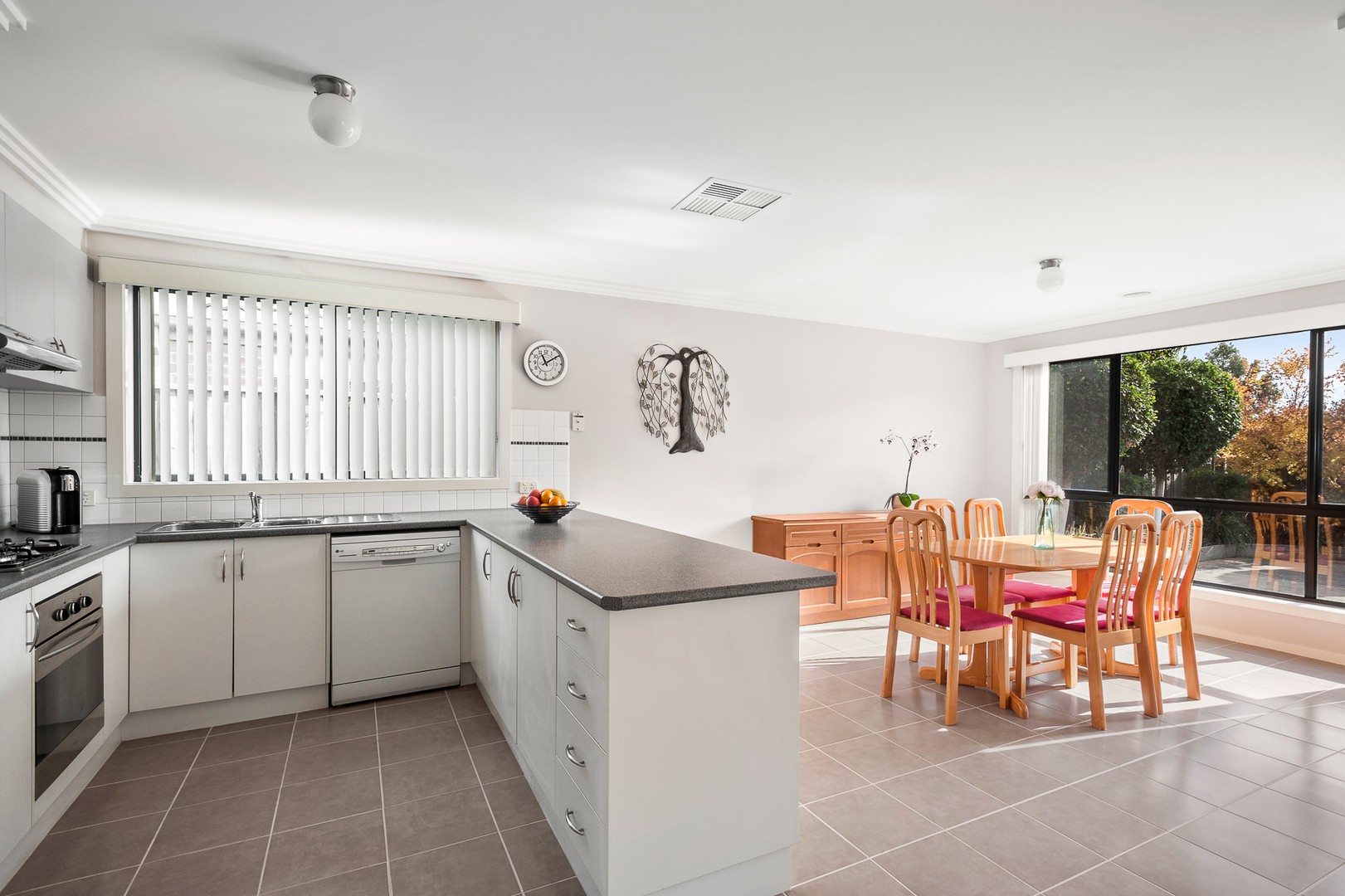 6 Tallis Grove, Doreen, VIC 3754 - Thumbnail 2 - 18/05/2019