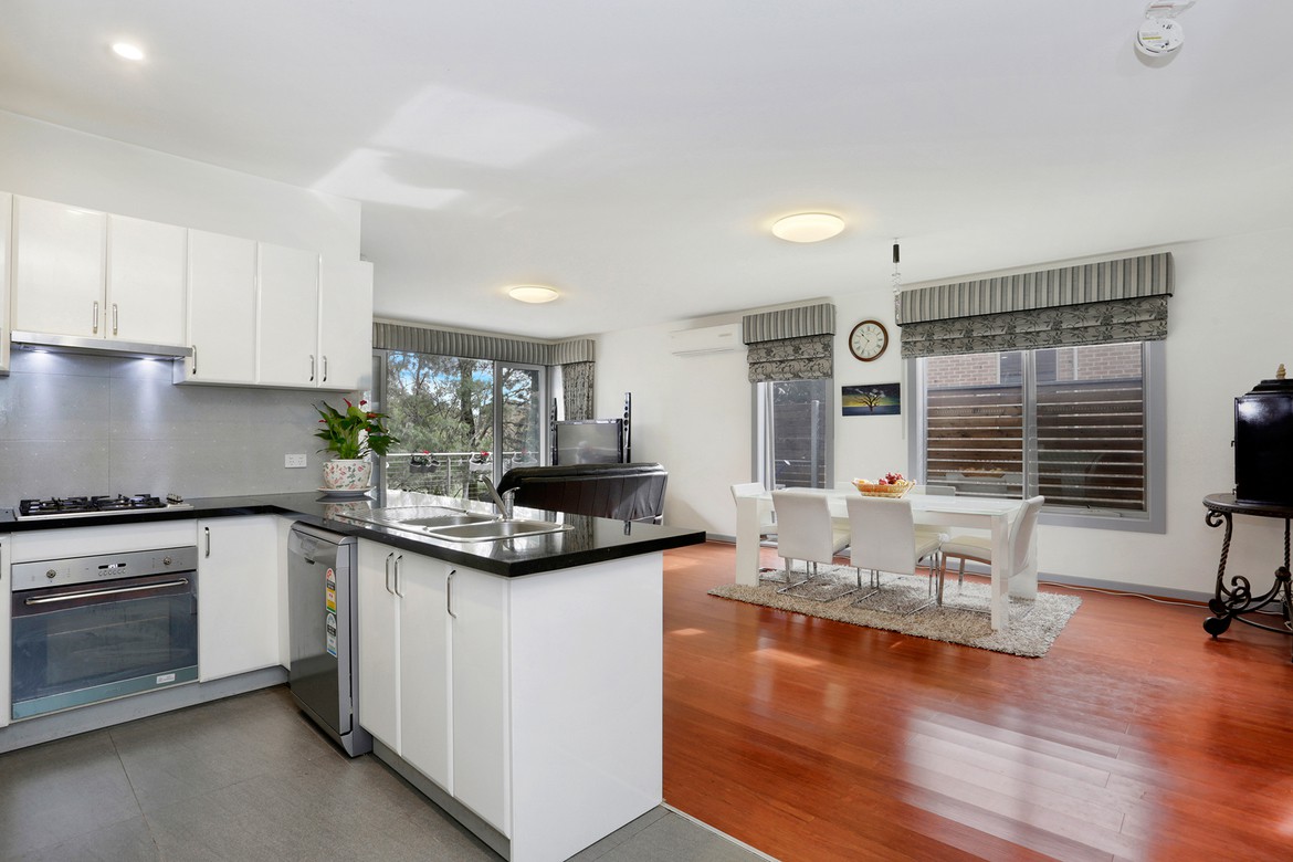 3/57 Kinnoull Grove, Glen Waverley, VIC 3150 - Thumbnail 2 - 17/05/2019