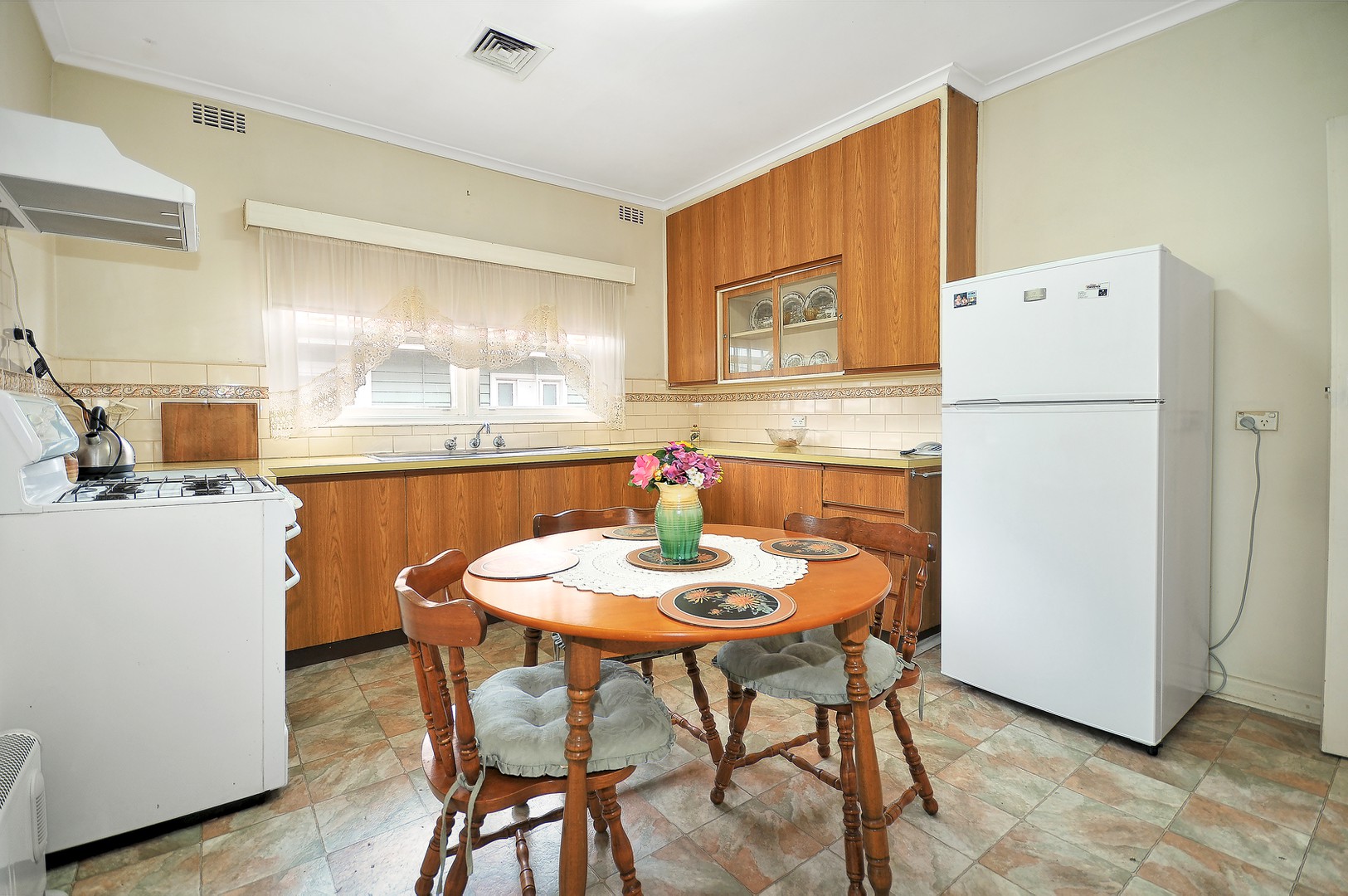 14 Haldane Road, Niddrie, VIC 3042 - Thumbnail 1 - 24/05/2019