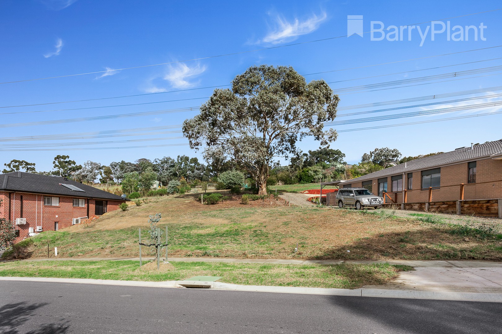 33 Kingfisher Drive, Diamond Creek, VIC 3089 - Thumbnail 2 - 17/05/2018