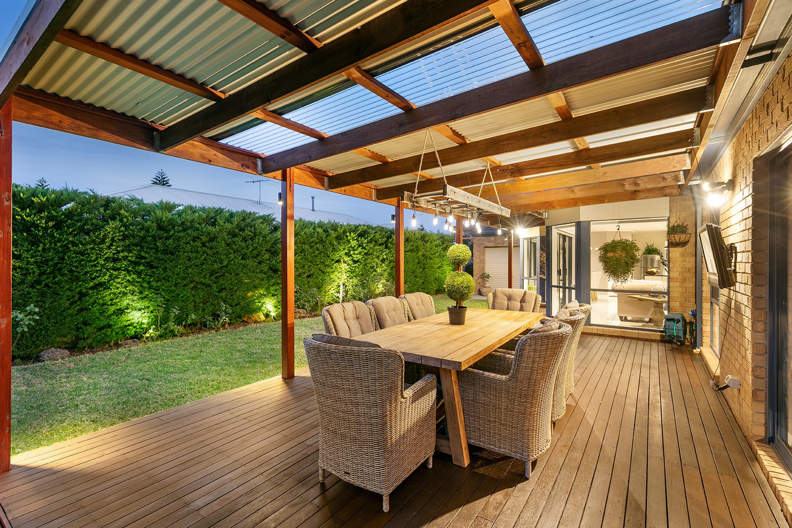 4 San Sebastian Drive, Point Cook, VIC 3030 - Thumbnail 2 - 17/05/2019