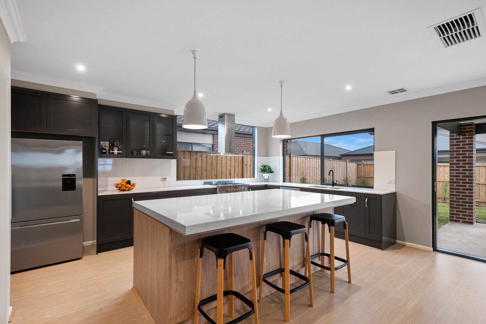 6 Pademelon Street, Doreen, VIC 3754 - Thumbnail 2 - 17/05/2019