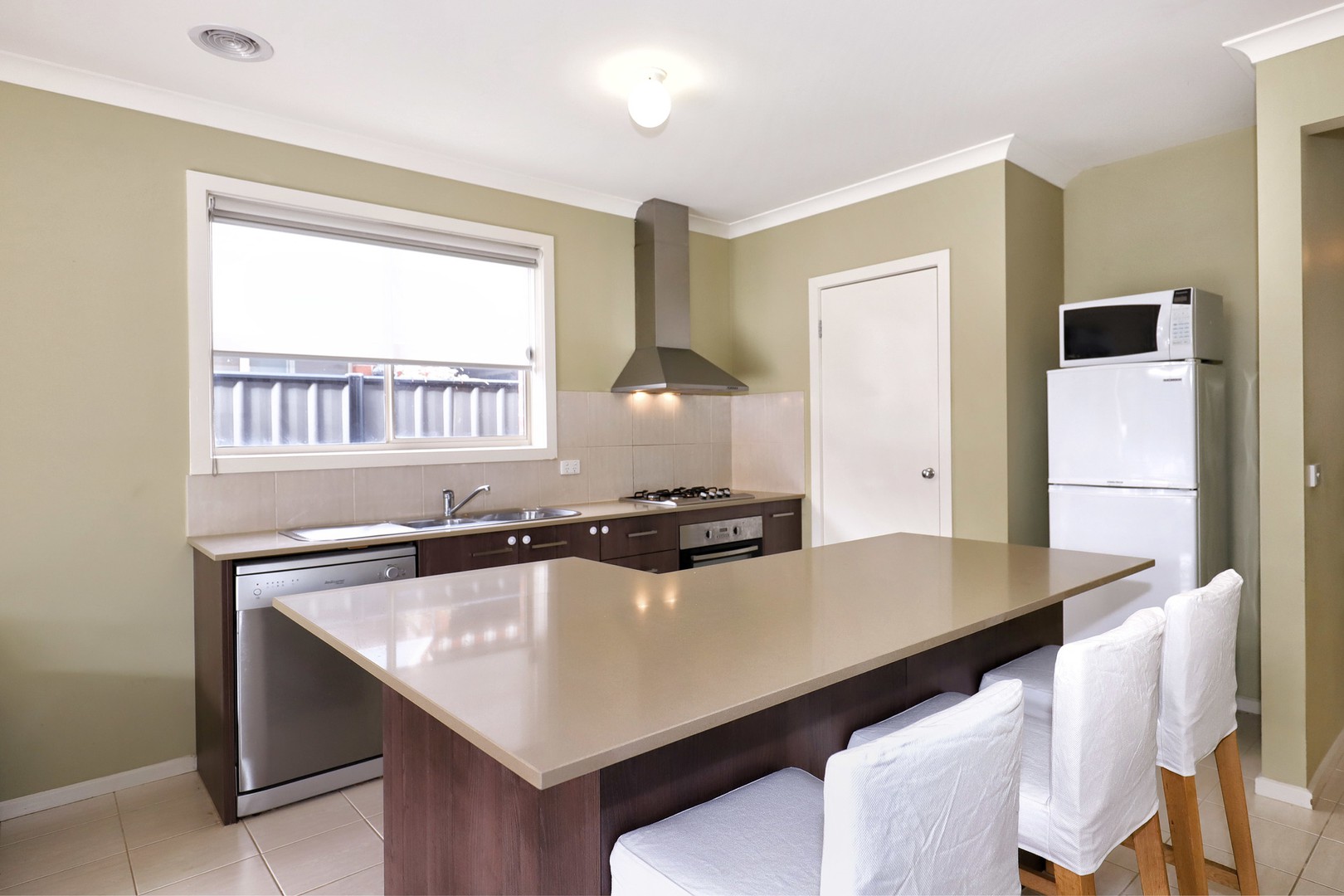 13 Redheugh Street, Craigieburn, VIC 3064 - Thumbnail 2 - 17/05/2019