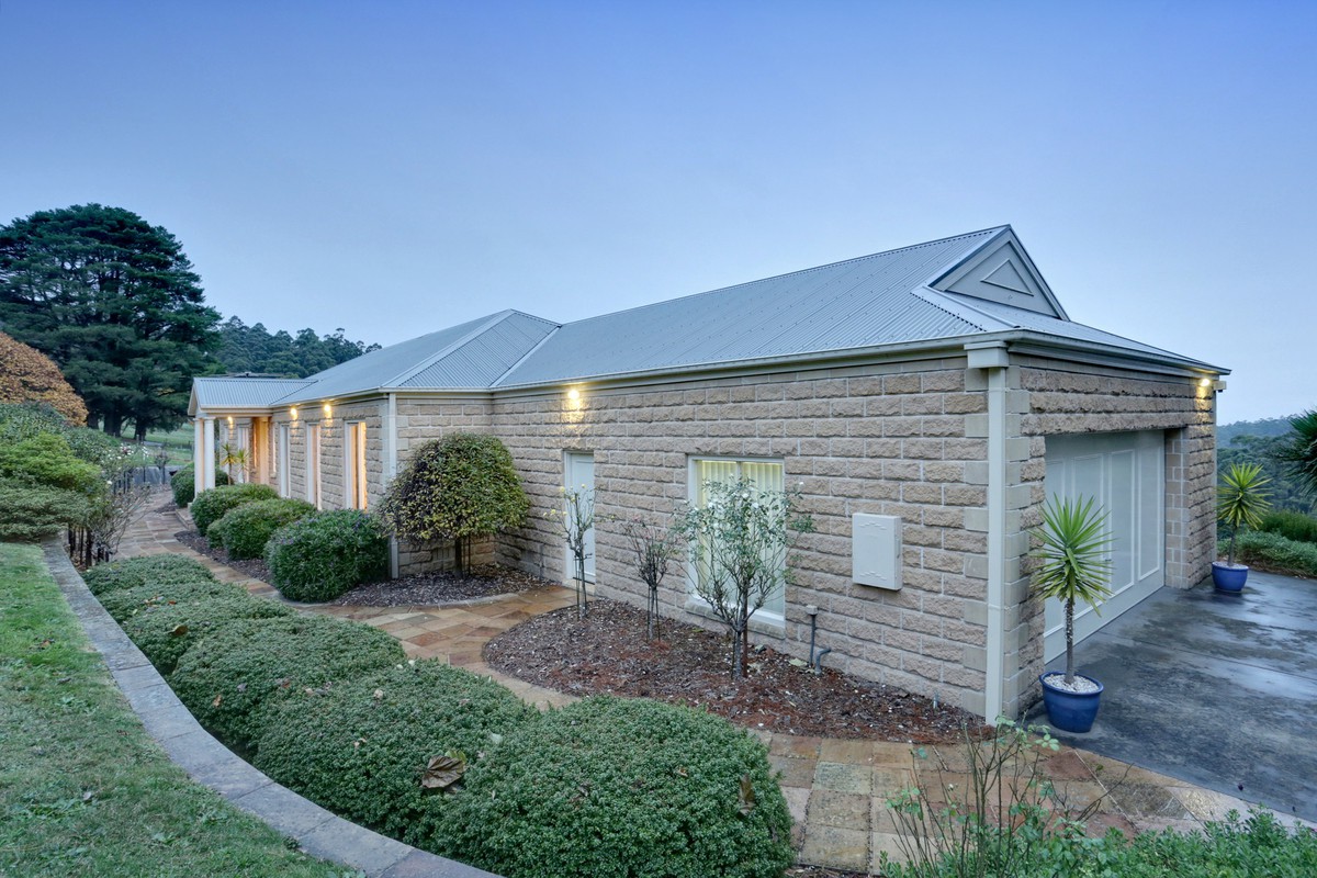 1 Belford Road, Kallista, VIC 3791 - Thumbnail 2 - 17/05/2019