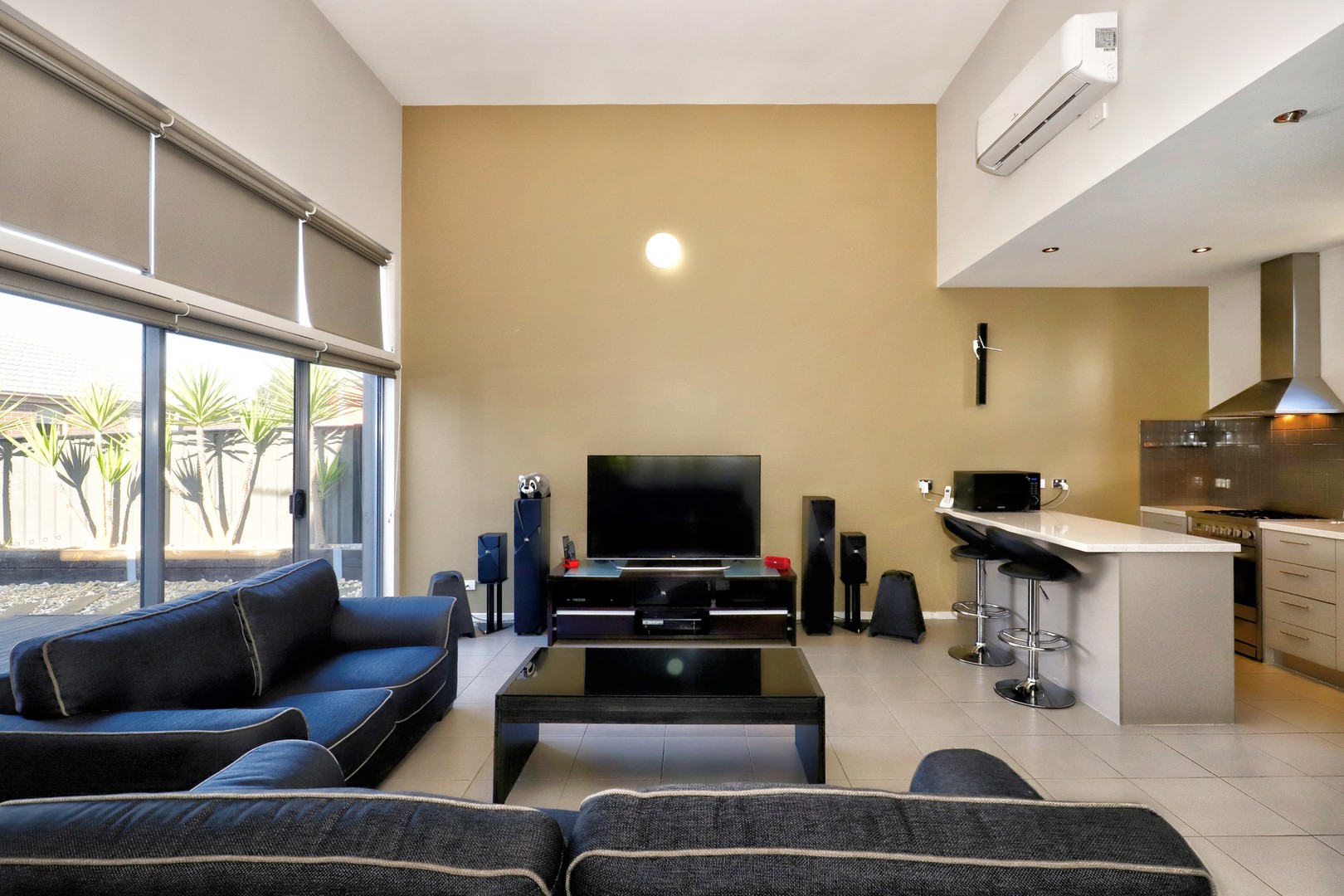 10 Lambourne Lane, Craigieburn, VIC 3064 - Thumbnail 2 - 17/05/2019