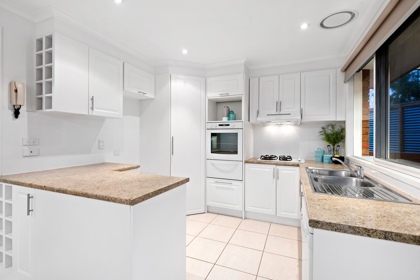 2/21-23 Outhwaite AvenueDoncaster, VIC 3108, Doncaster - Thumbnail 3