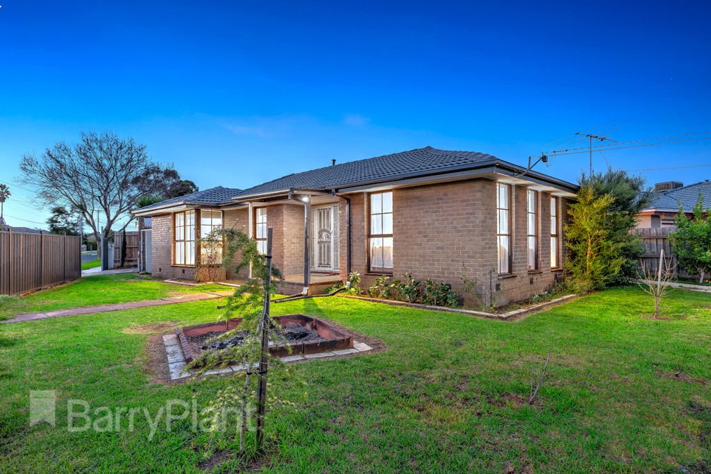 20 Larisa Road, St Albans, VIC 3021 - Thumbnail 2 - 17/05/2019