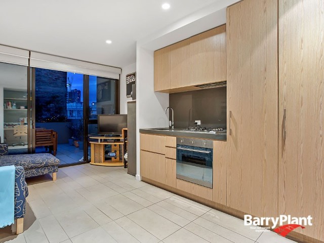 15/89 Roden Street, West Melbourne, VIC 3003 - Thumbnail 2 - 24/05/2019