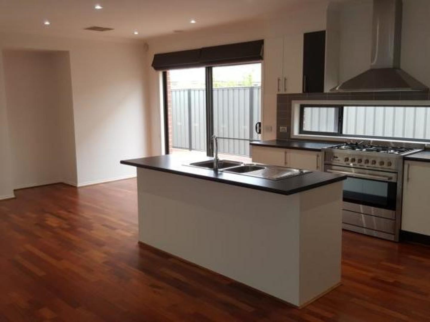 16 Tindales Road, Wollert, VIC 3750 - Thumbnail 2 - 24/05/2019