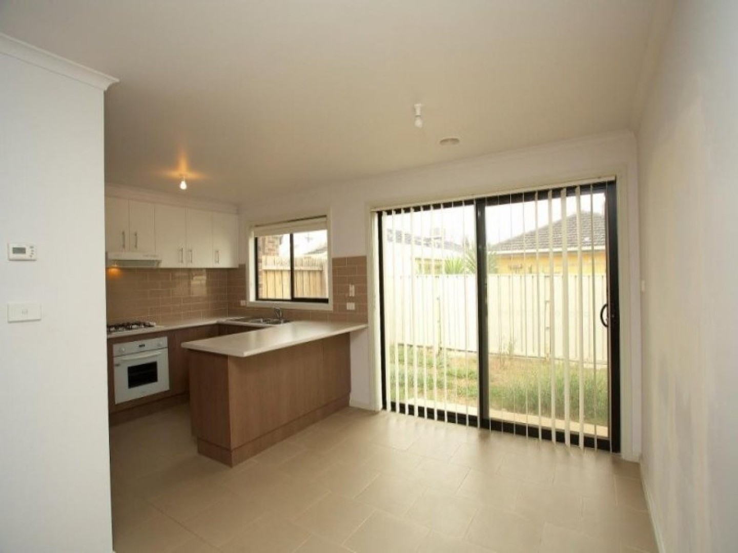 3/43 Acacia Crescent, Melton South, VIC 3338 - Thumbnail 2 - 24/05/2019