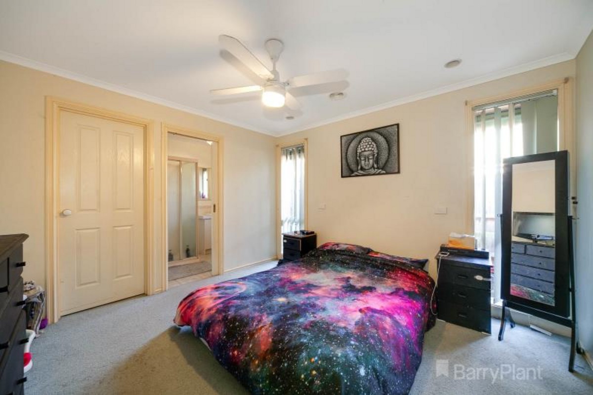 43 Thomas Place, Pakenham, VIC 3810 - Thumbnail 1 - 24/05/2019