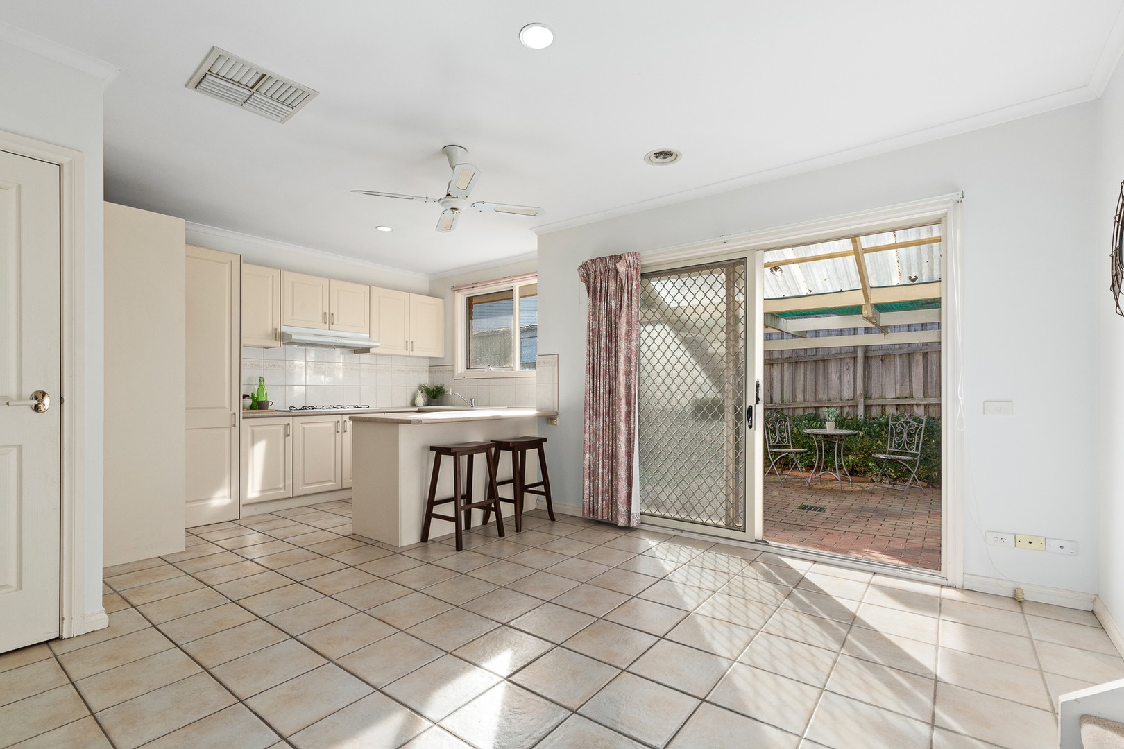 3/15-19 Laurie RoadDoncaster East, VIC 3109, Doncaster East - Thumbnail 4