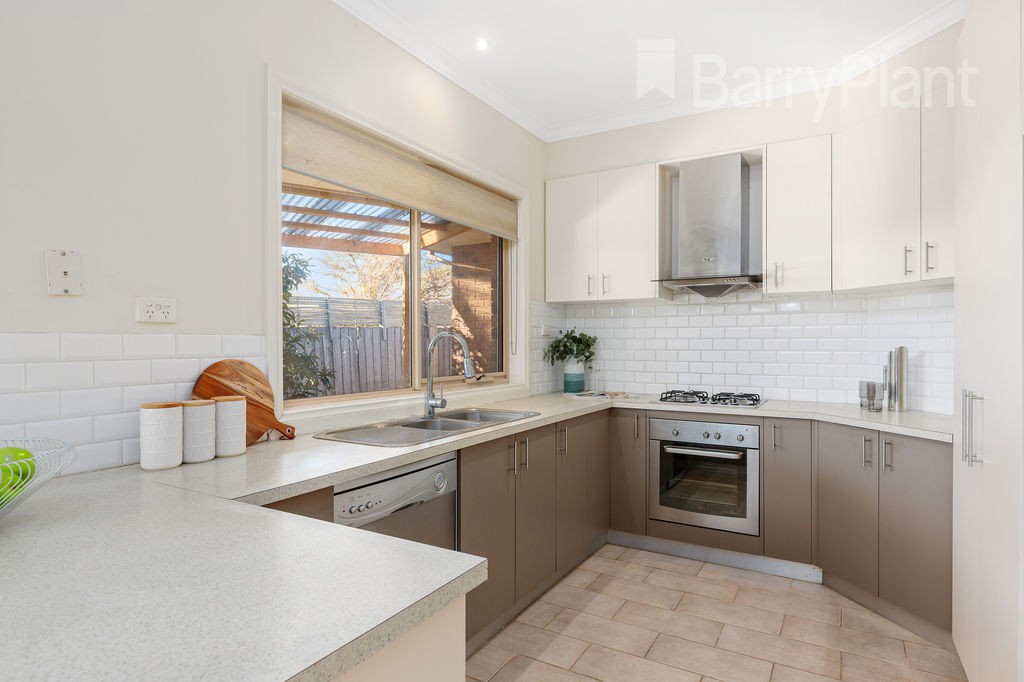 2/4 Durward Avenue, Glen Waverley, VIC 3150 - Thumbnail 2 - 17/05/2019