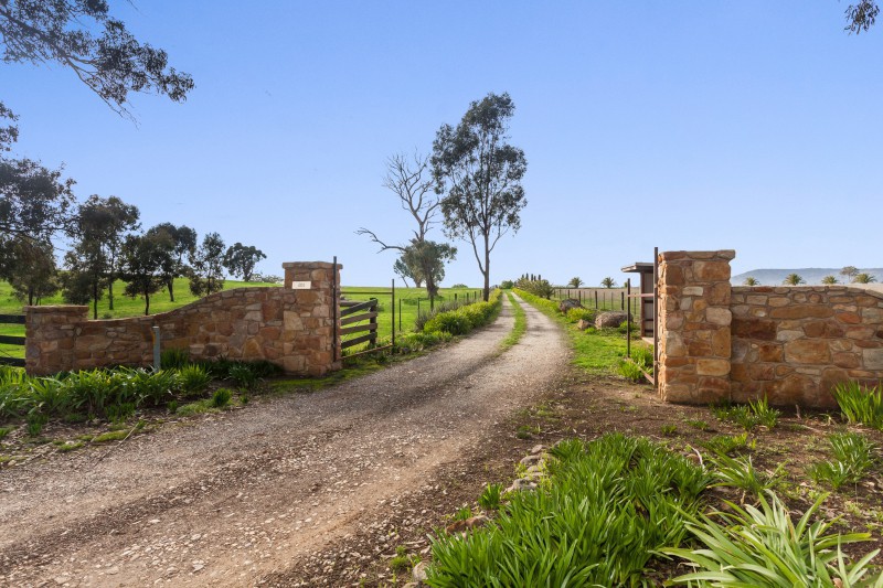 405 Sungarrin Road, Tallarook, VIC 3659 - Thumbnail 2 - 17/05/2019