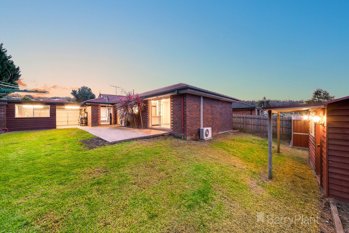 4 Union Avenue, Pakenham, VIC 3810 - Thumbnail 2 - 17/05/2019