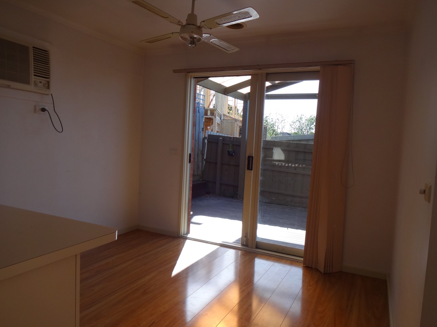 2/18A Fulton Crescent, Burwood, VIC 3125 - Thumbnail 2 - 25/05/2019