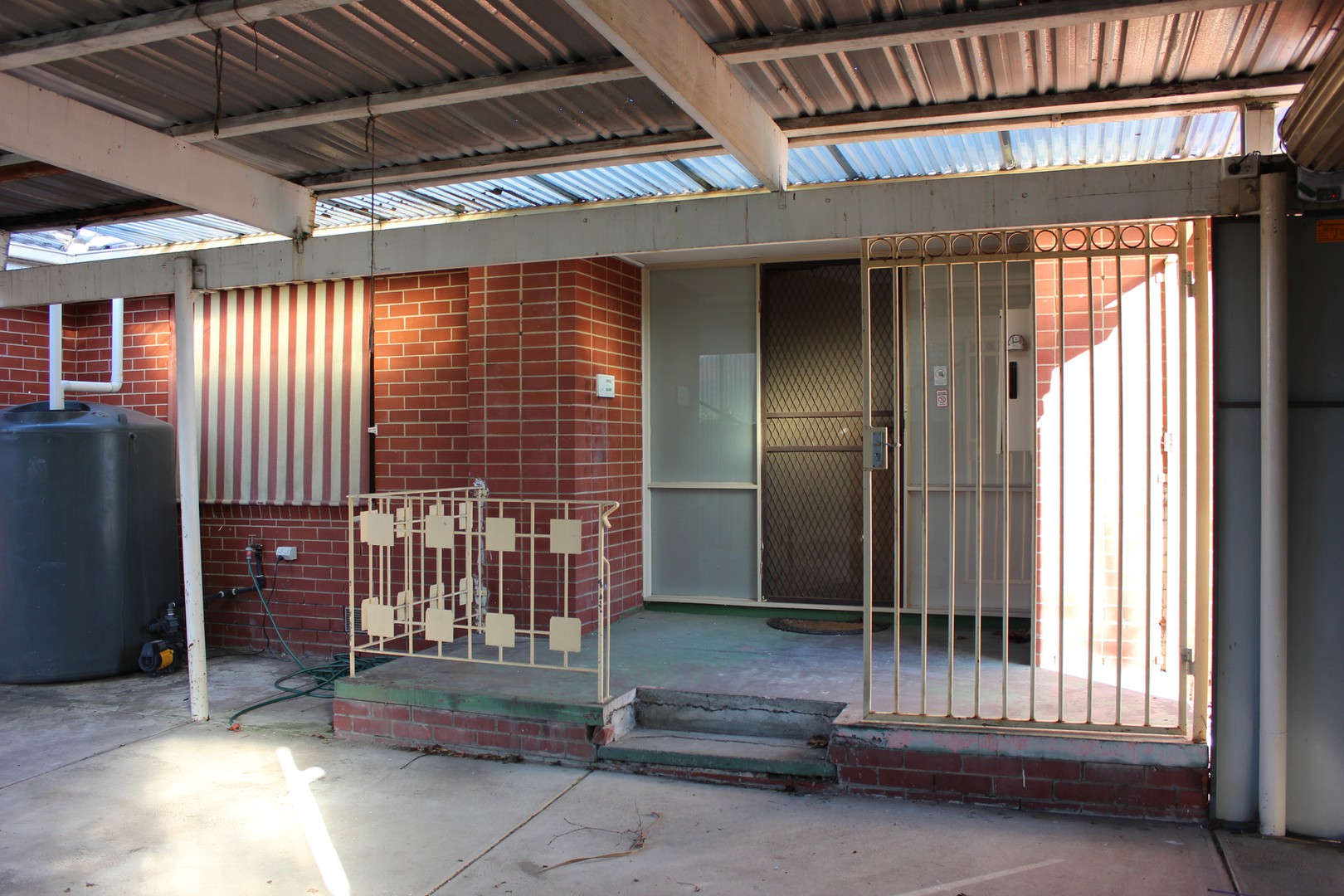 77 Rosedale Drive, Thomastown, VIC 3074 - Thumbnail 1 - 25/05/2019