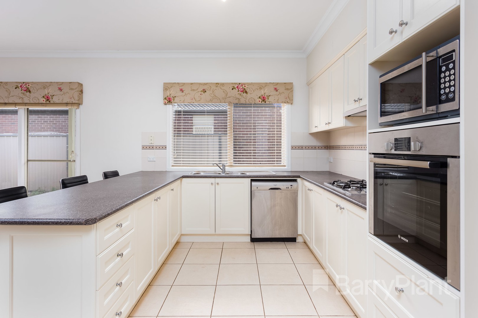 4 Tivoli Street, Point Cook, VIC 3030 - Thumbnail 1 - 25/05/2019