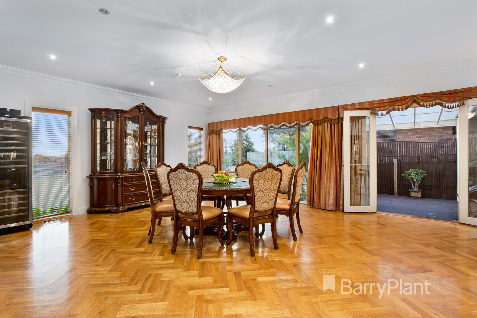 43 Russell CrescentDoncaster East, VIC 3109, Doncaster East - Thumbnail 3