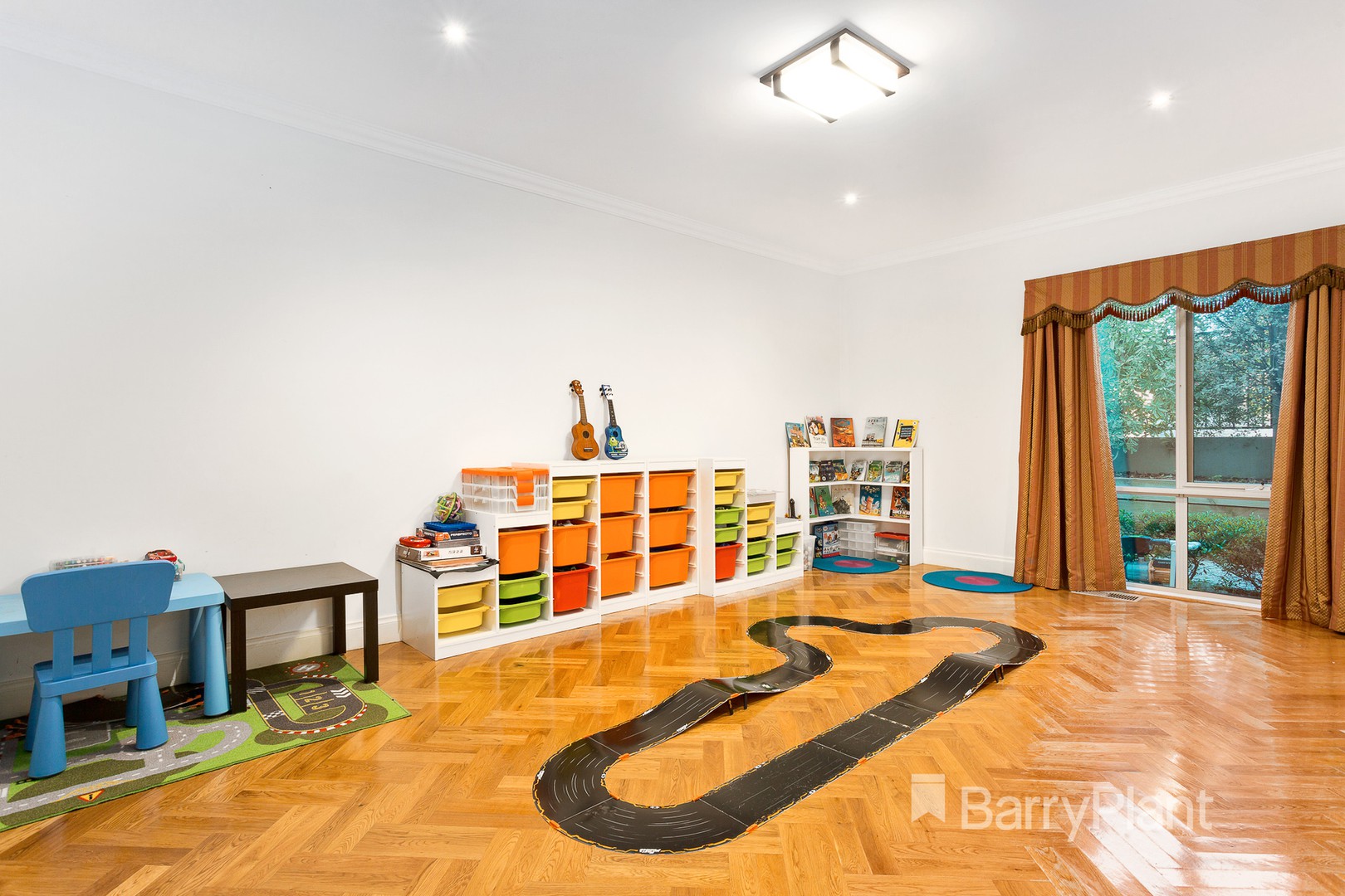 43 Russell CrescentDoncaster East, VIC 3109, Doncaster East - Thumbnail 5