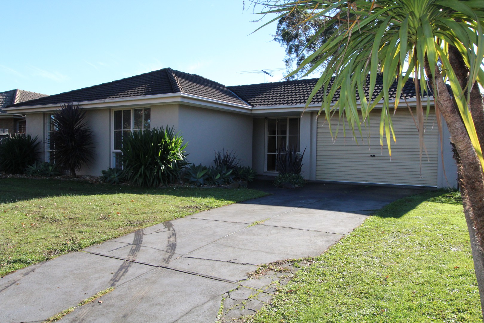 456 Centre Road, Berwick, VIC 3806 - Thumbnail 2 - 25/05/2019