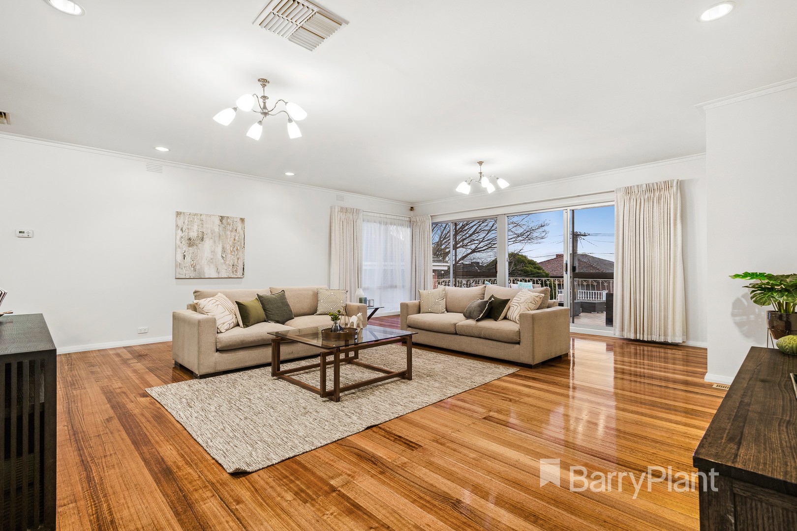 18 Latrobe Street, Bulleen, VIC 3105, Bulleen - Thumbnail 2