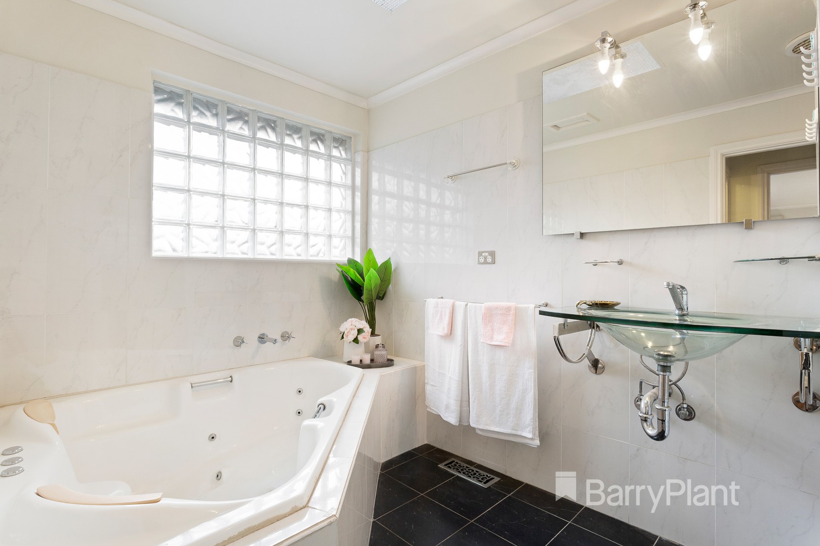 11 Thomas Street, Doncaster East, VIC 3109, Doncaster East - Thumbnail 7