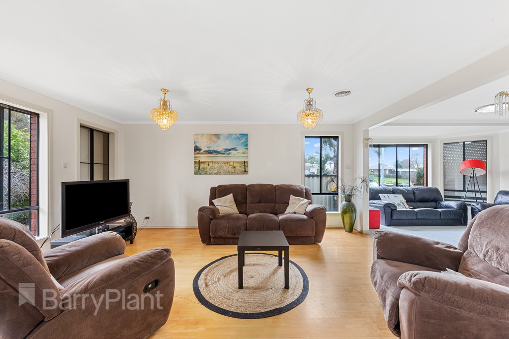 31 Moonstone Circuit, St Albans, VIC 3021 - Thumbnail 1 - 17/05/2019